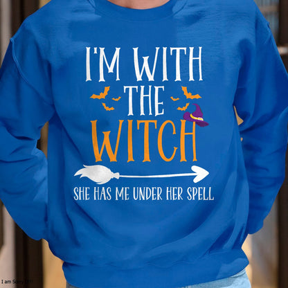 I'm With The Witch Funny Halloween Couples Costume T-Shirt - Halloween Unisex T-Shirt/Hoodie - NGHL00