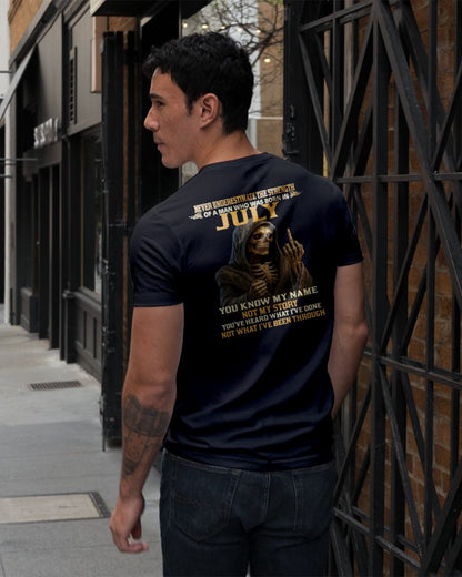 JULY - NEVER UNDERESTIMATE - BIRTHDAY T-SHIRT FOR MEN - NGHL07 (SKU26T-01-06-07)